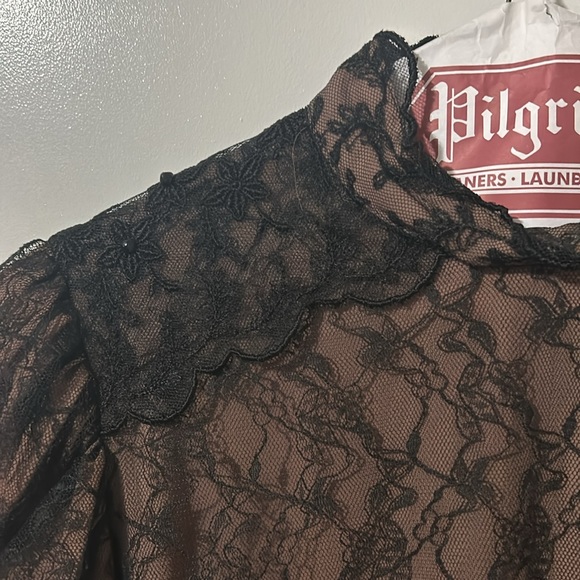 Beautiful Antique Lace Blouse - Picture 3 of 8